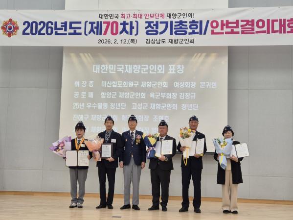 2009537366_Q8HbK0gR_700a49b8f399b263d402